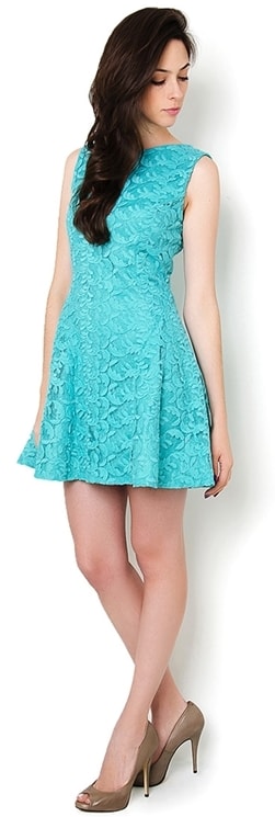 vestido evasê curto