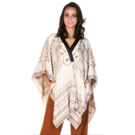 AMBICIONE - PONCHO TRICÔ JACQUARD DETALHE COURO - BEGE AMBICIONE - PONCHO TRICÔ JACQUARD DETALHE COURO - BEGE