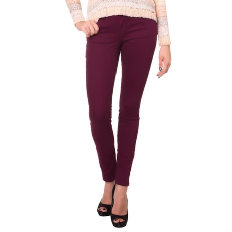 BANANA CAFÉ - CALÇA SARJA COLOR SKINNY - PRETO BANANA CAFÉ - CALÇA SARJA COLOR SKINNY - PRETO