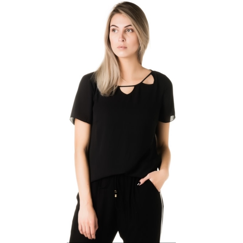 BLUSA AMÍSSIMA CREPE DECOTE VAZADO - PRETO