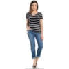 BLUSA LISTRADA COM DECOTE V EM MALHA DE VISCOSE DZARM - P&B