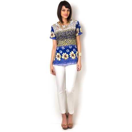 BLUSA SILK TOUCH MARGARIDAS DECOTE VAZADO CONCEIÇÃO - AZUL BLUSA SILK TOUCH MARGARIDAS DECOTE VAZADO CONCEIÇÃO - AZUL