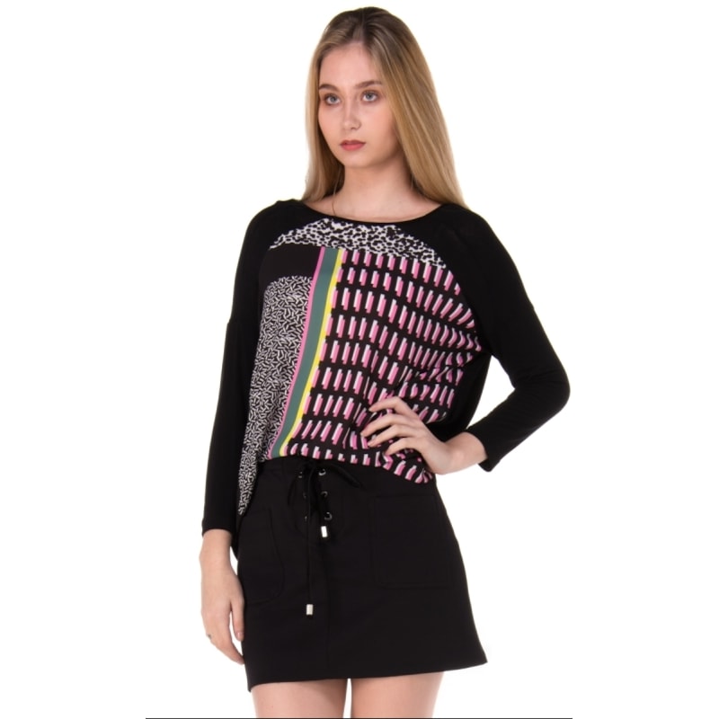 BORDA BARROCA - T-SHIRT FRENTE ESTAMPADA MANGA 7/8 - PRETO