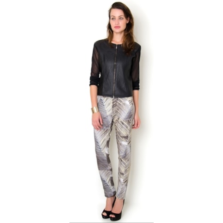 CALÇA ESTAMPADA C/ RECORTES - CINZA CALÇA ESTAMPADA C/ RECORTES - CINZA