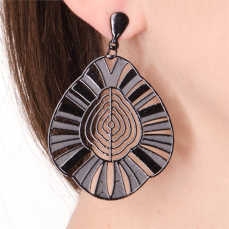 CAPITOLLIUM - BRINCO COLORS FOLHA METAL - PRETO