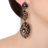 CAPITOLLIUM - BRINCO METAL COLOR RENDA C/CRISTAIS - PRETO