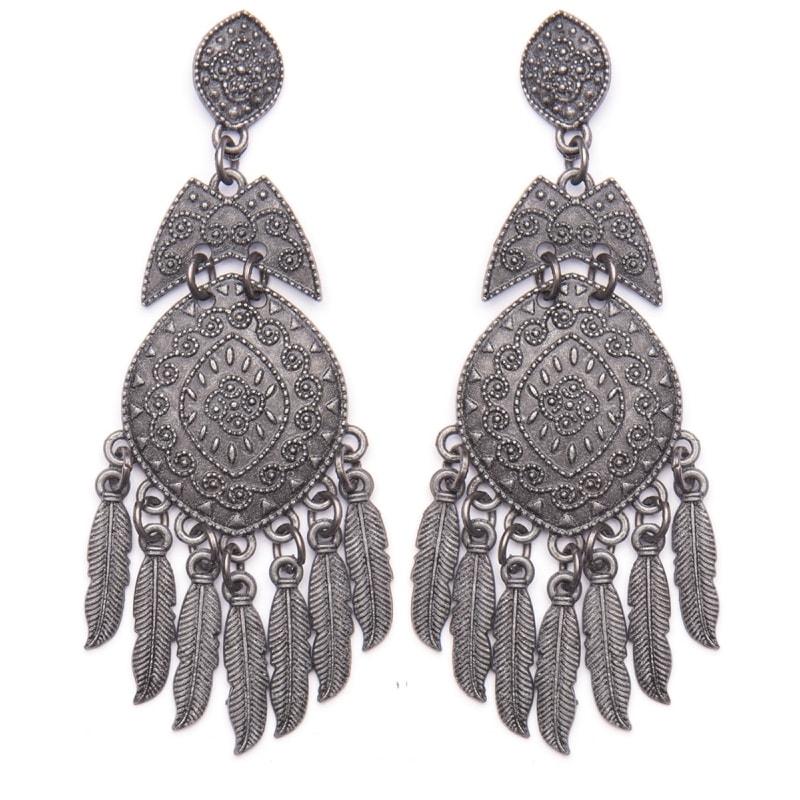 CAPITOLLIUM - BRINCO METAL MEDALHA IRREGULAR PINGENTE FOLHA - CHUMBO