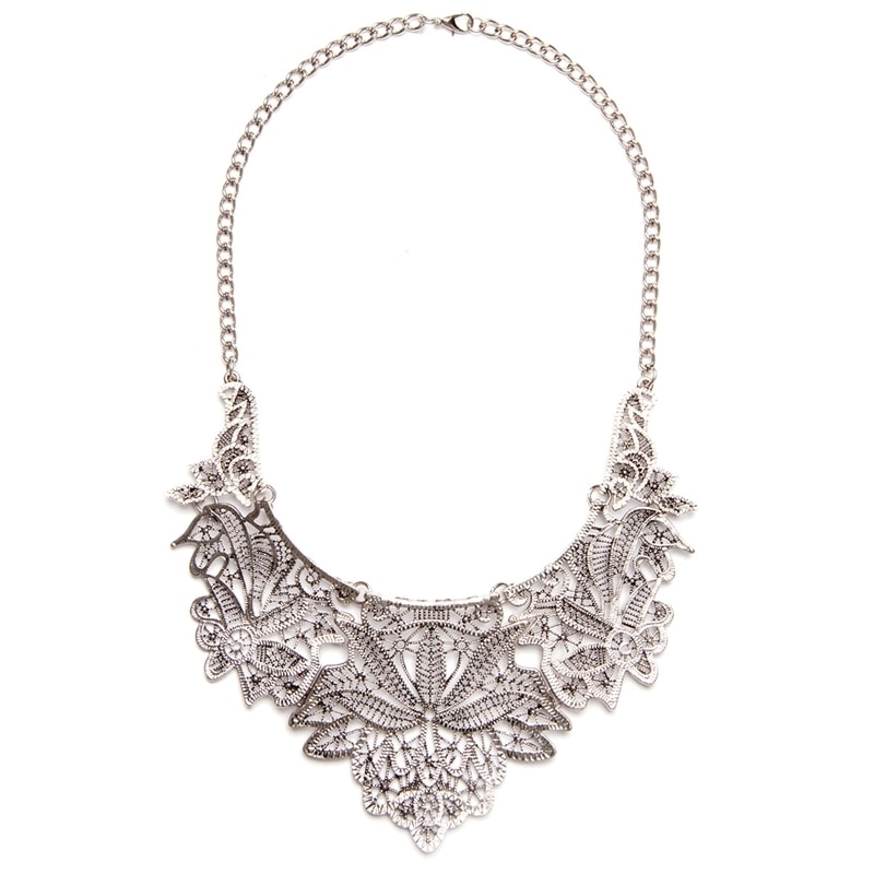 CAPITOLLIUM - COLAR METAL FLOR RENDA - PRATA