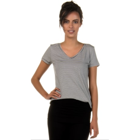 CAPITOLLIUM - T-SHIRT LISTRADA DECOTE V - P&B