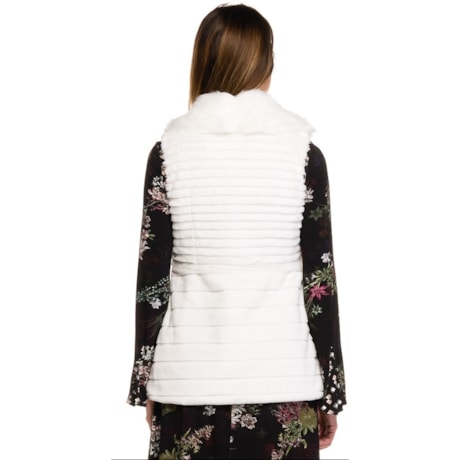 COLETE DE PELE ALPELO NAVALHADO COM ZÍPER BOLSO - OFF WHITE COLETE DE PELE ALPELO NAVALHADO COM ZÍPER BOLSO - OFF WHITE