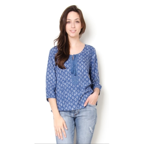 LE RICARD - BATA ESTAMPADA DECOTE RENDA C/ AMARRACAO - AZUL LE RICARD - BATA ESTAMPADA DECOTE RENDA C/ AMARRACAO - AZUL