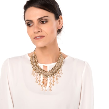 MARCIELLI RODRIGUES - COLAR TRANÇADO PINGENTE CRISTAIS - DOURADO