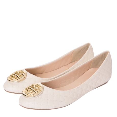 SUA CIA - SAPATILHA MATELASSÊ FIVELA METAL - OFF WHITE SUA CIA - SAPATILHA MATELASSÊ FIVELA METAL - OFF WHITE